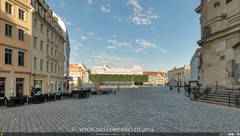 Blick von der Frauenkirche auf den Neumarkt Dresden