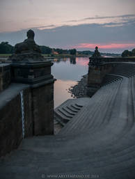 Schloss Pillnitz, Freitreppe zur Elbe im August 2015