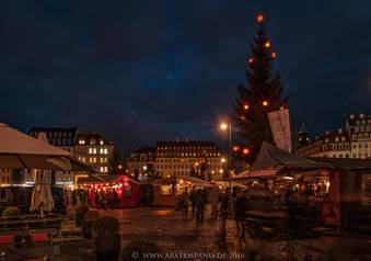 Dresdner Neumarkt im Advent