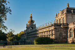 Zwinger Dresden, Langgalerie mit Kronentor